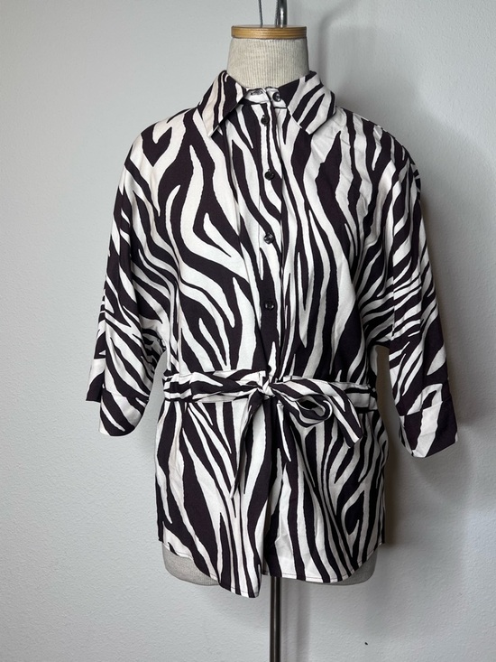 Zara Tops - Zara Zebra Striped Button-Up Top